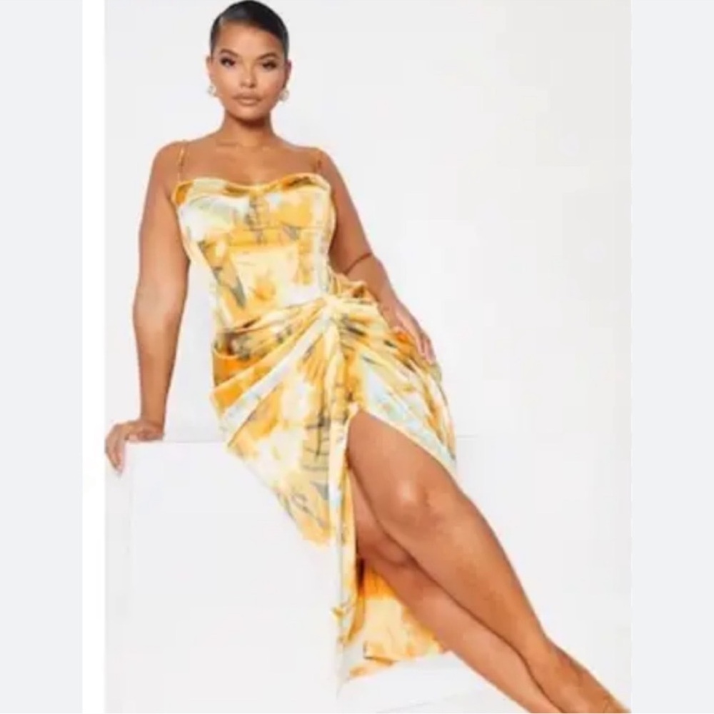 Pretty Little Thing Ruched Side Slit Skirt